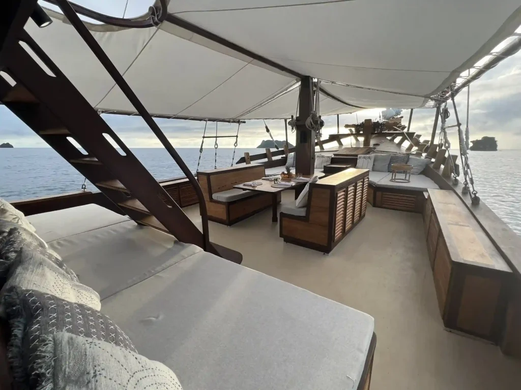 Dewata Liveaboard by Komodo Luxury