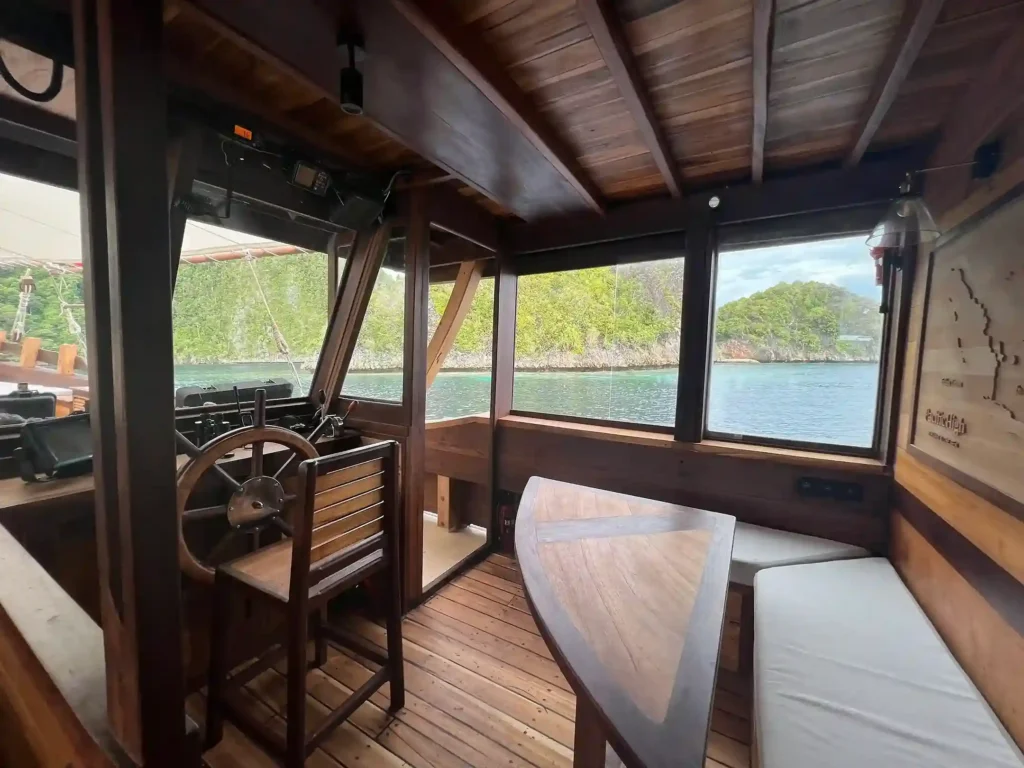 Dewata Liveaboard by Komodo Luxury