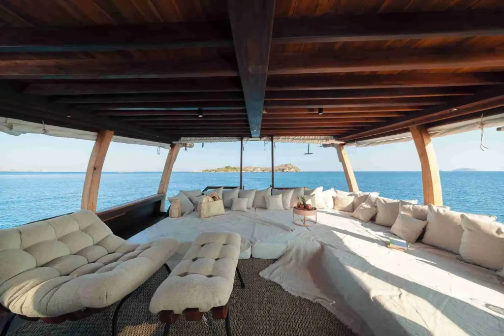 Nataraja Liveaboard by Komodo Luxury