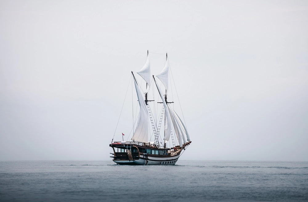 Senja Liveaboard by Komodo Luxury