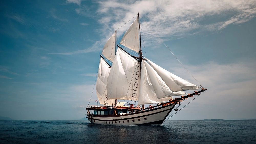 Senja Liveaboard by Komodo Luxury