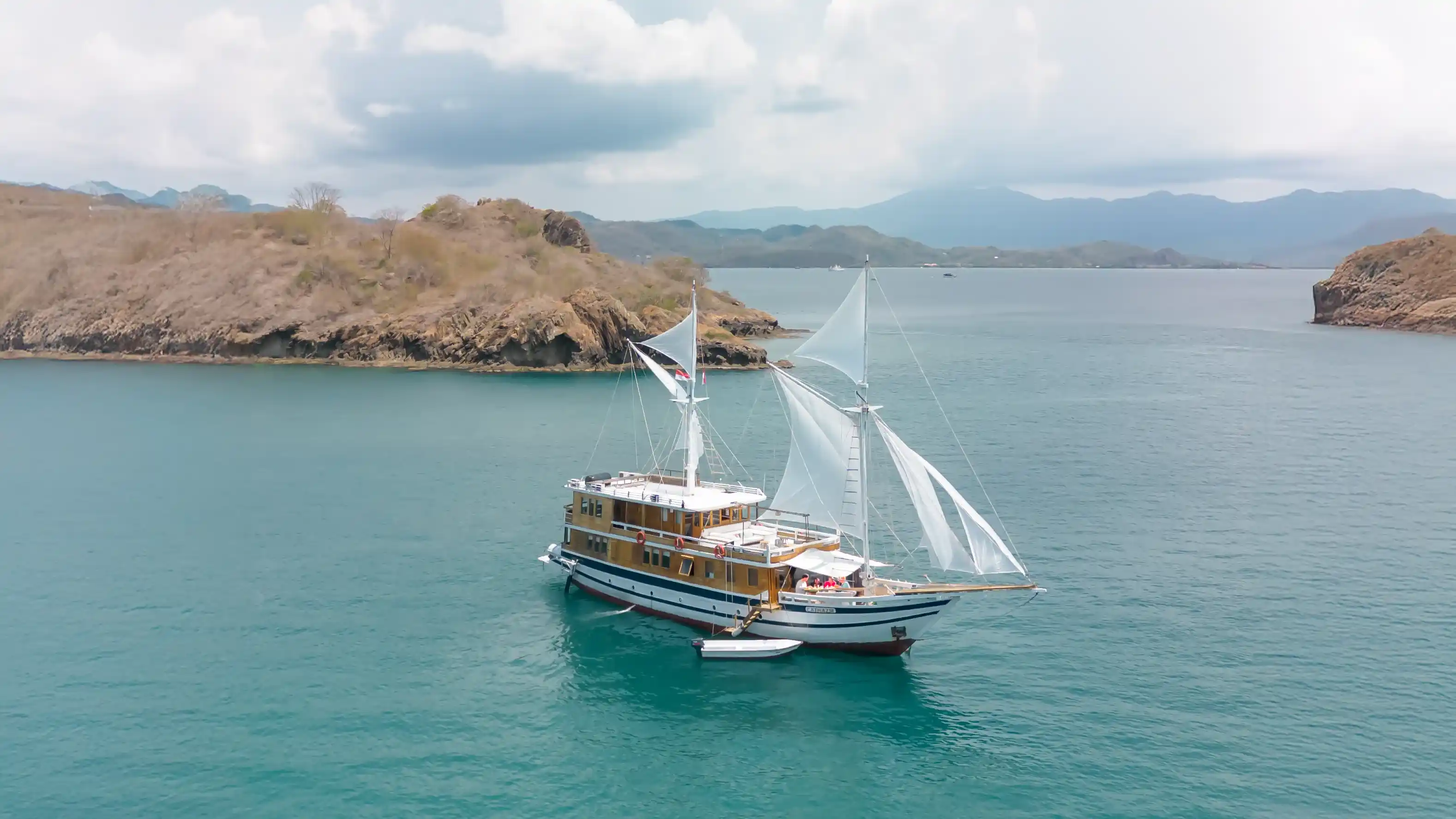 Catnazse Cruise Liveaboard Phinisi | Komodo National Park | Komodo Luxury