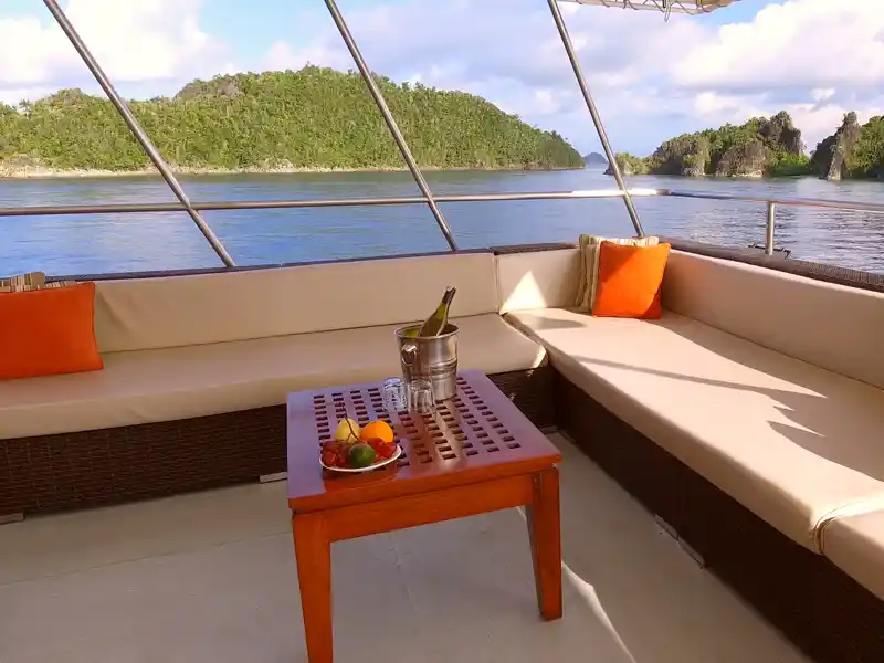 Mermaid II Cruise Phinisi Liveaboard by Komodo Luxury