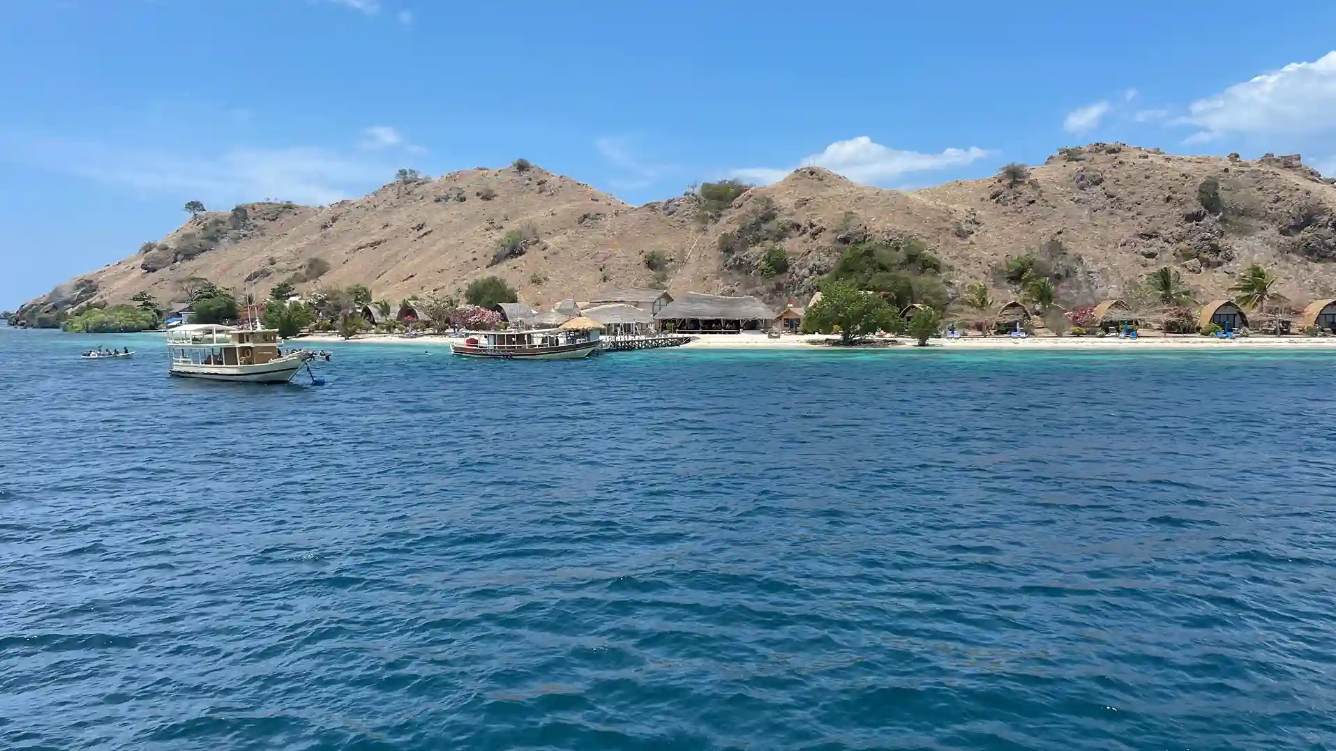 Sebayur Island | Komodo Tour | Komodo Luxury