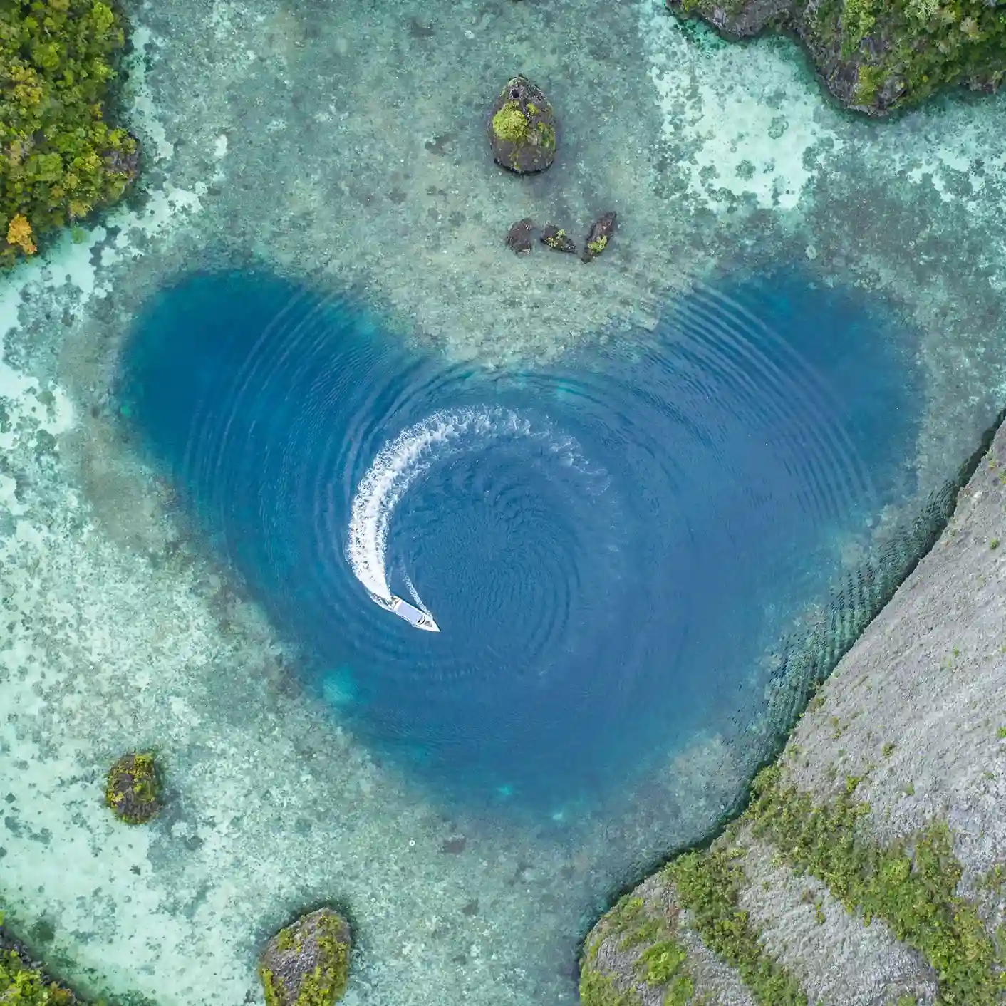 Timbul Sand on Raja Ampat | Komodo Luxury