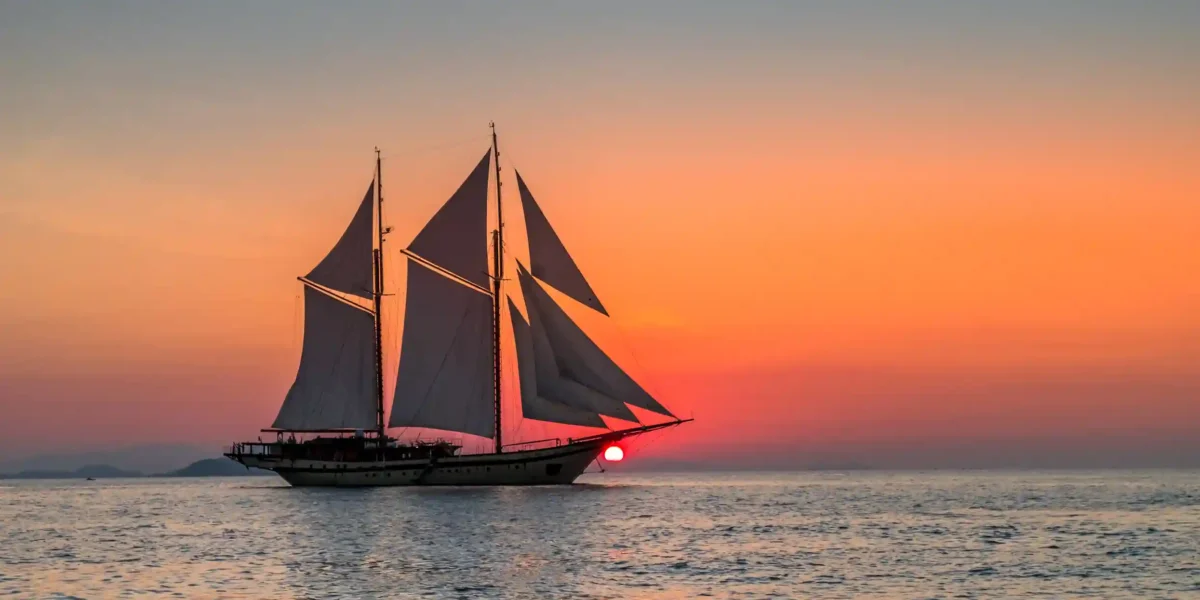 10 Best Yachts to Charter in Komodo for 2025: Luxurious and Unforgettable Komodo Tour