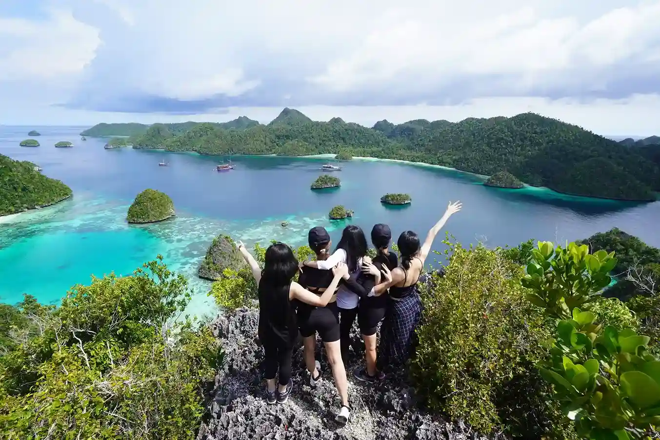 Trekking Activity | Raja Ampat Tour | Komodo Island Tour | Komodo Luxury