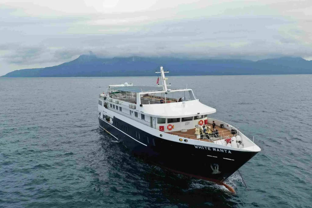 White Manta Liveaboard by Komodo Luxury