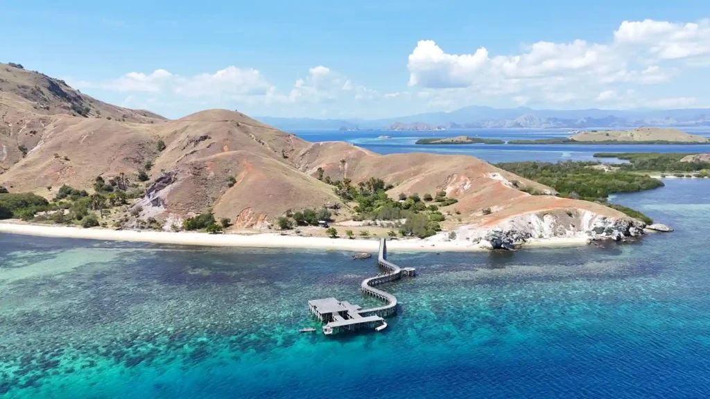 Kanawa Island on Komodo National Park | Komodo Tour Packages | Komodo Luxury