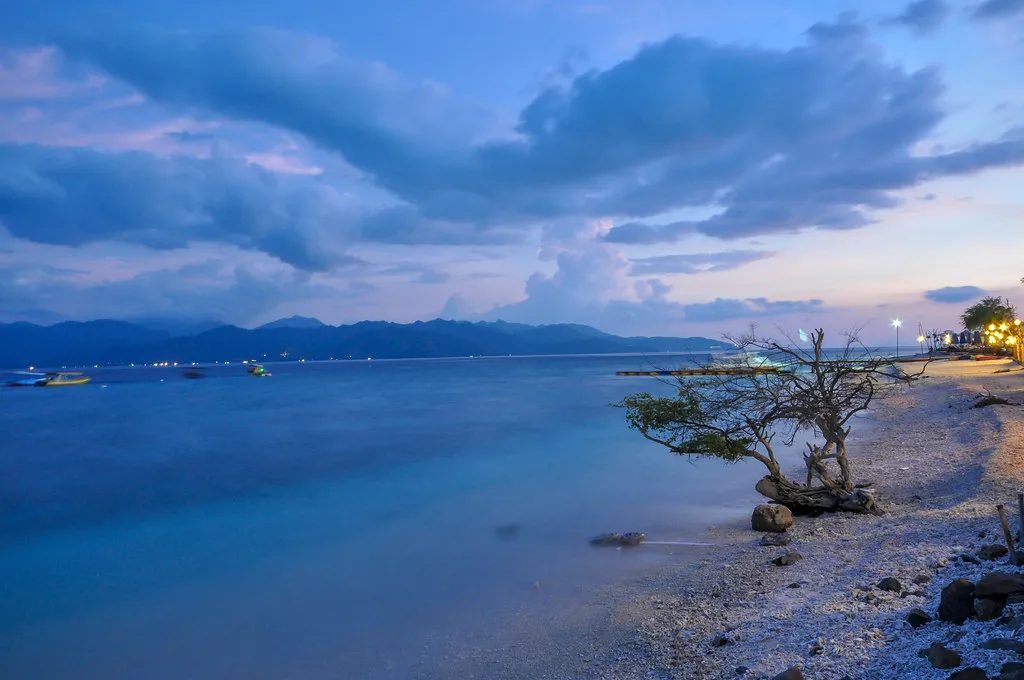 Sunset at Gili Trawangan (source: flickr)