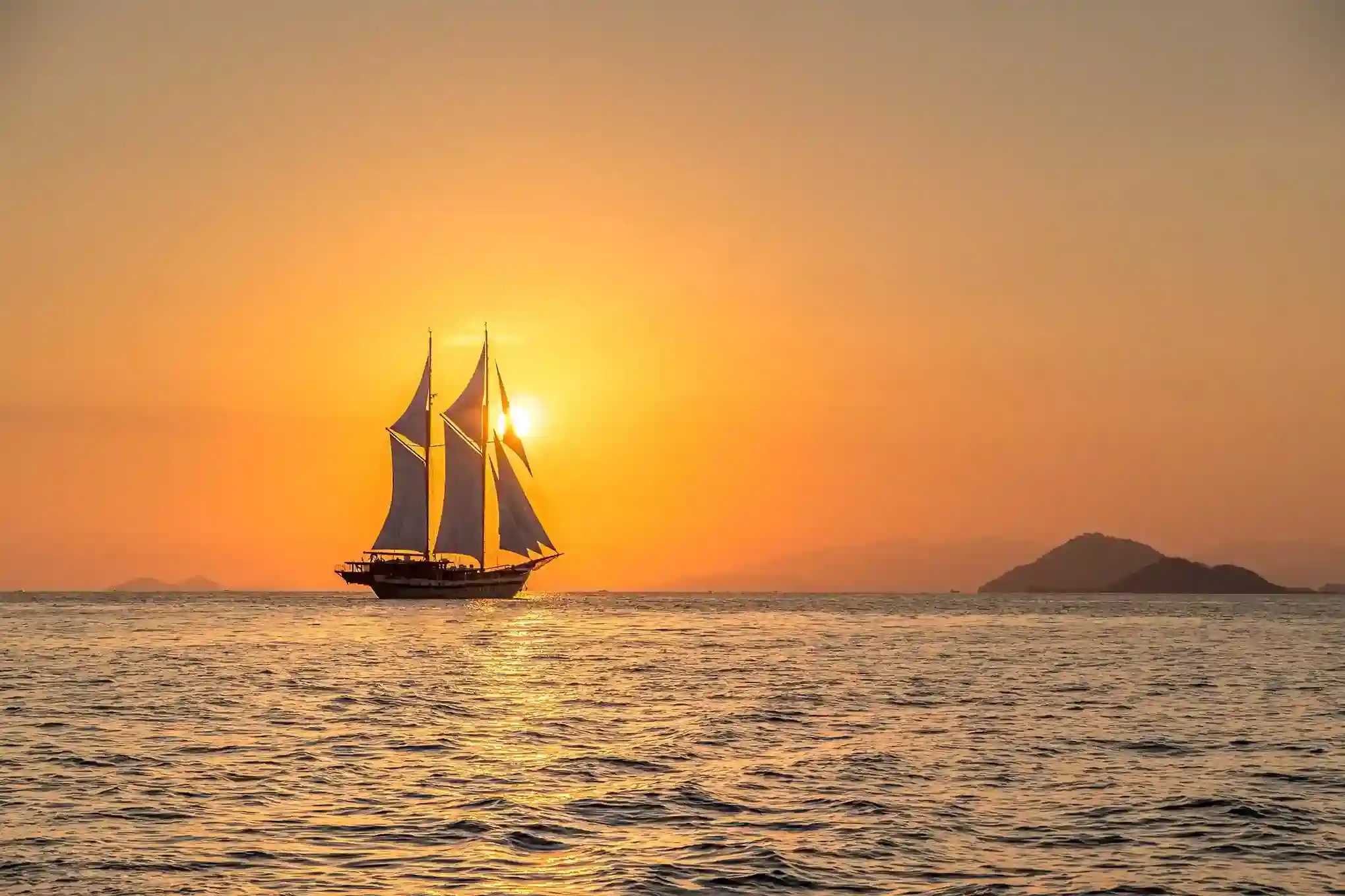 Komodo'da Gün Batımı Yelken Turu