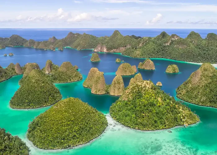 Famous natural landmarks in Indonesia