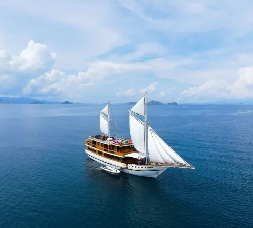 LaMaIn Cruise Voyage 1 - KomodoLuxury