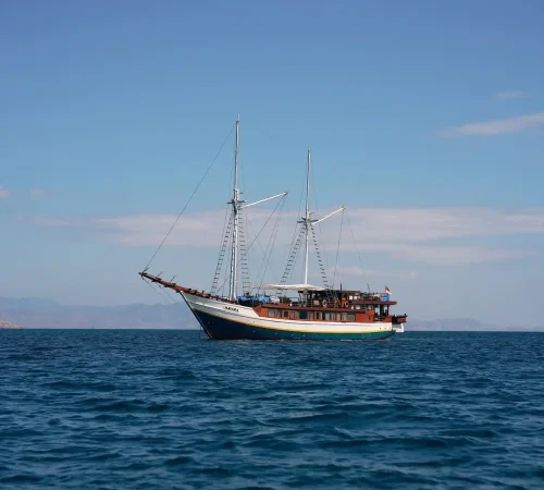 Nayara phinisi cruise exterior
